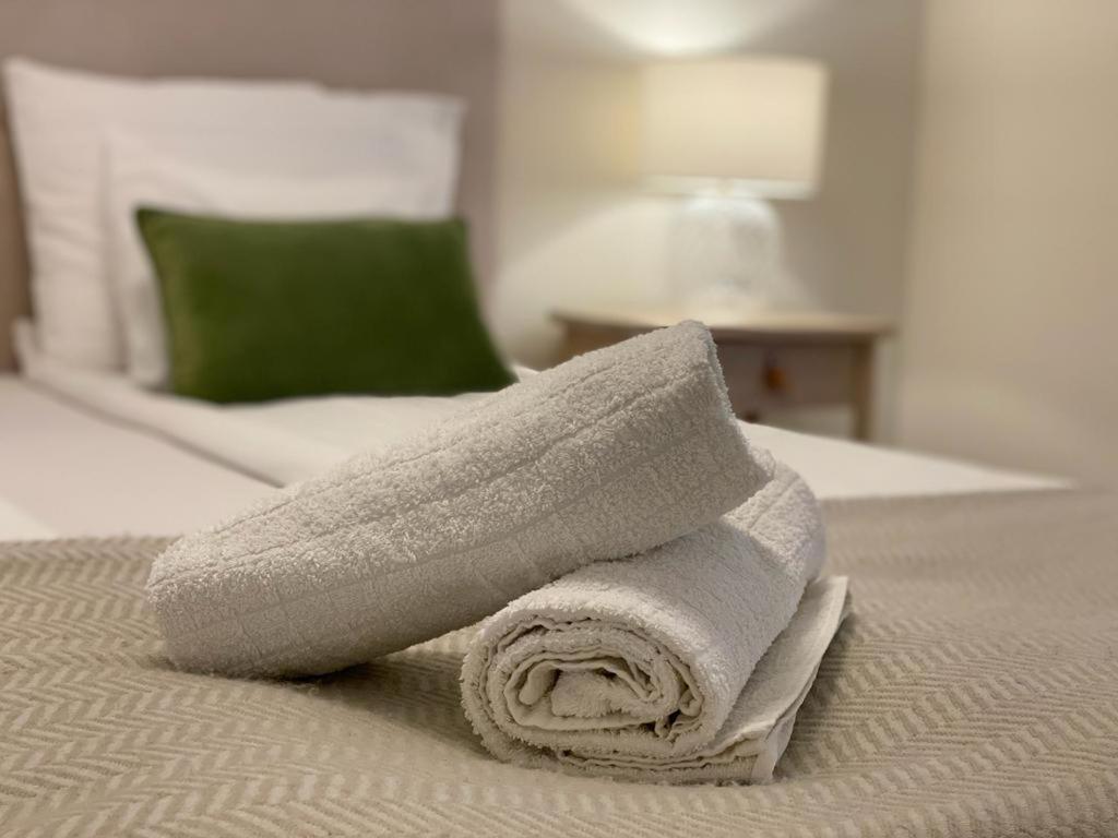 Cosy Inner City Getaway Bestern セゲド エクステリア 写真
