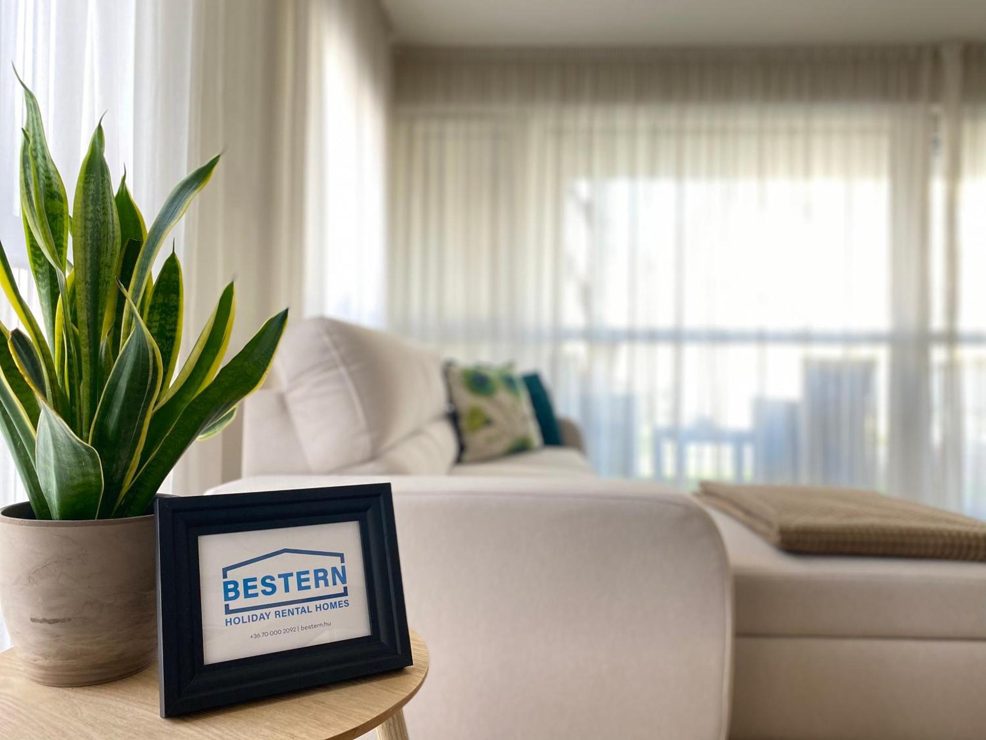 Cosy Inner City Getaway Bestern セゲド エクステリア 写真